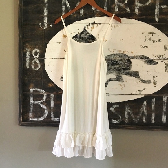 Figleaffashion Tops - NWT Plus Size Ruffle Hem Layering Tunic Tank Top